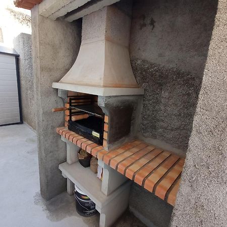 Casa da Oliveira: Aradas Retreat with Wi-Fi, AC, and Barbecue Unhais-o-Velho Exterior photo