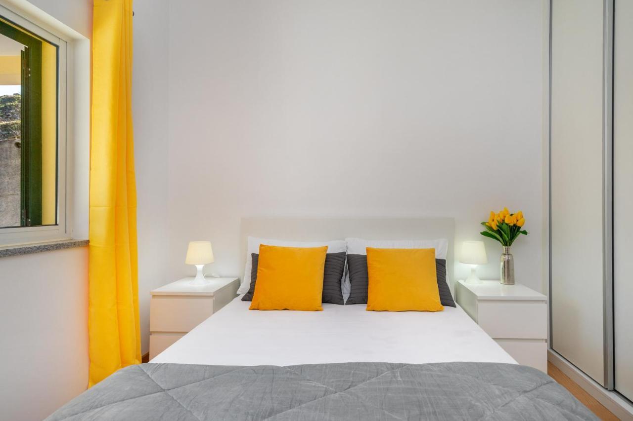 Casa da Oliveira: Aradas Retreat with Wi-Fi, AC, and Barbecue Unhais-o-Velho Exterior photo