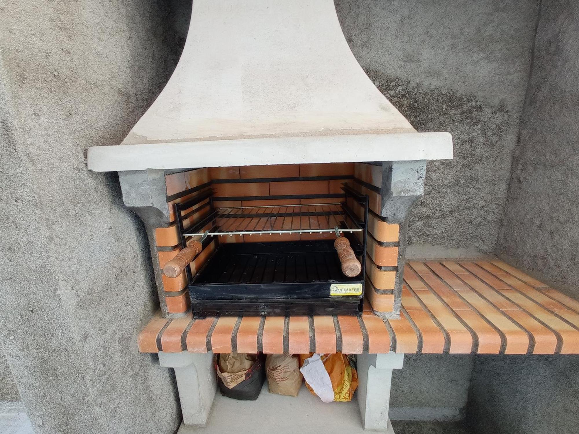 Casa da Oliveira: Aradas Retreat with Wi-Fi, AC, and Barbecue Unhais-o-Velho Exterior photo