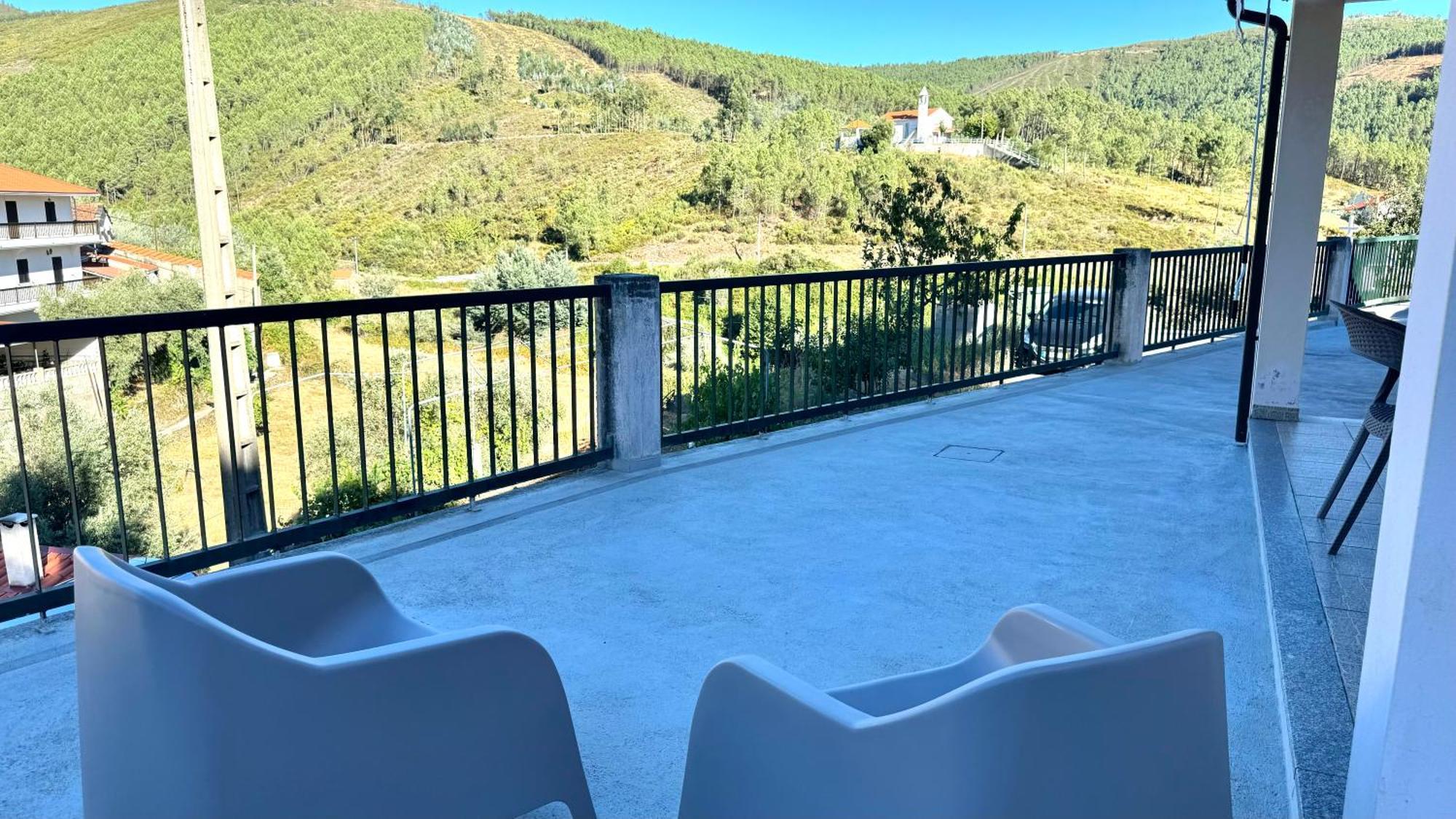 Casa da Oliveira: Aradas Retreat with Wi-Fi, AC, and Barbecue Unhais-o-Velho Exterior photo